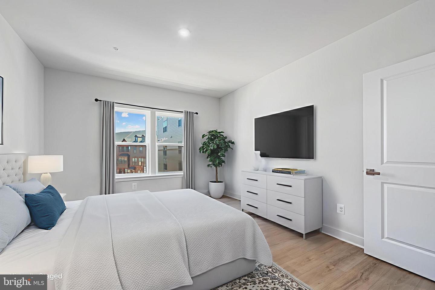 4395 PEACH LILY LN #311, CHANTILLY, Virginia 20151, 2 Bedrooms Bedrooms, ,2 BathroomsBathrooms,Residential,For sale,4395 PEACH LILY LN #311,VAFX2266242 MLS # VAFX2266242