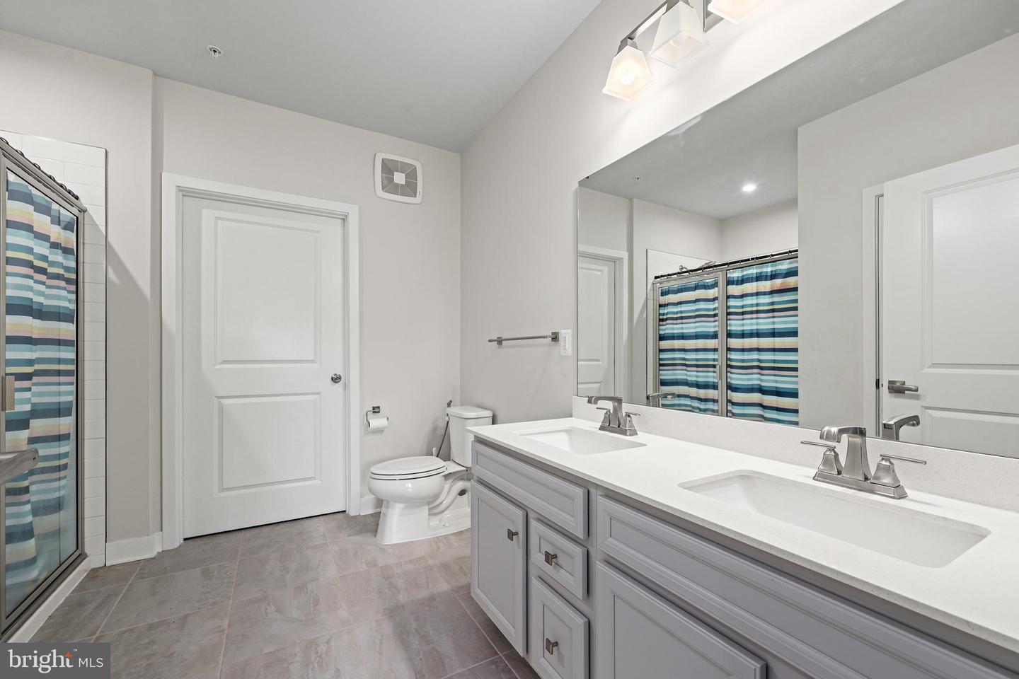 4395 PEACH LILY LN #311, CHANTILLY, Virginia 20151, 2 Bedrooms Bedrooms, ,2 BathroomsBathrooms,Residential,For sale,4395 PEACH LILY LN #311,VAFX2266242 MLS # VAFX2266242