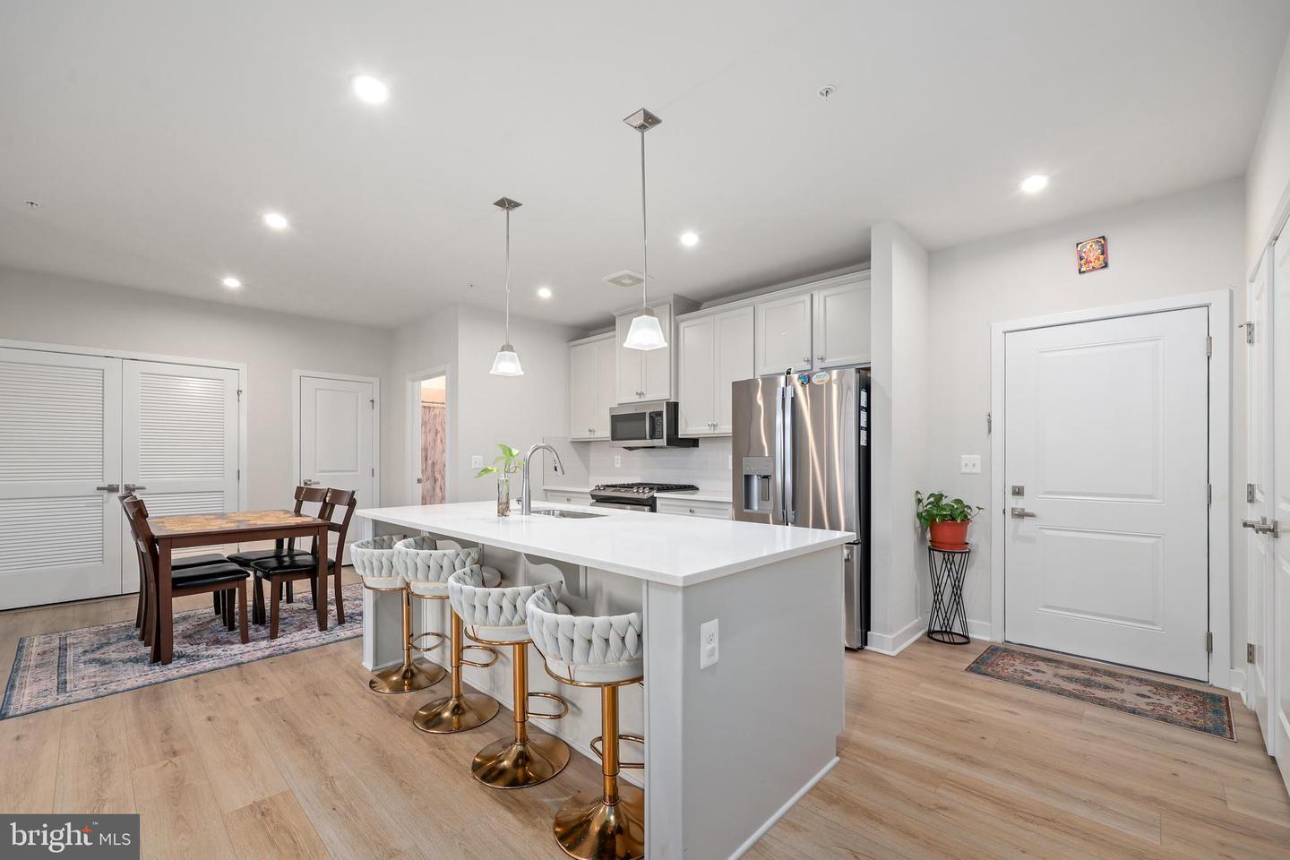 4395 PEACH LILY LN #311, CHANTILLY, Virginia 20151, 2 Bedrooms Bedrooms, ,2 BathroomsBathrooms,Residential,For sale,4395 PEACH LILY LN #311,VAFX2266242 MLS # VAFX2266242