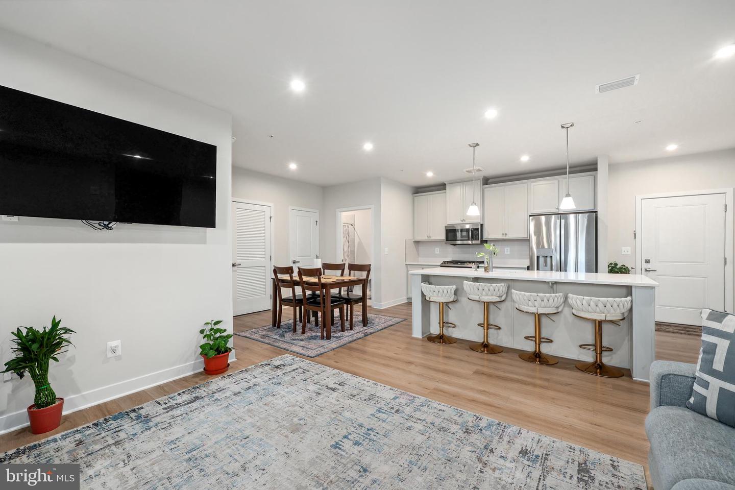 4395 PEACH LILY LN #311, CHANTILLY, Virginia 20151, 2 Bedrooms Bedrooms, ,2 BathroomsBathrooms,Residential,For sale,4395 PEACH LILY LN #311,VAFX2266242 MLS # VAFX2266242