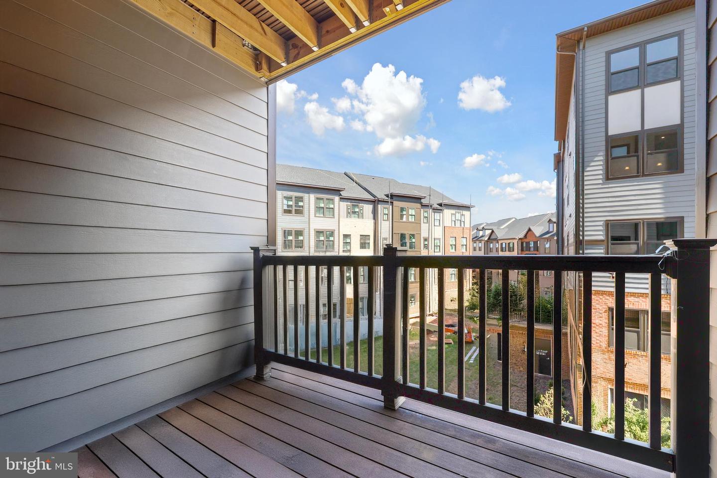 4395 PEACH LILY LN #311, CHANTILLY, Virginia 20151, 2 Bedrooms Bedrooms, ,2 BathroomsBathrooms,Residential,For sale,4395 PEACH LILY LN #311,VAFX2266242 MLS # VAFX2266242