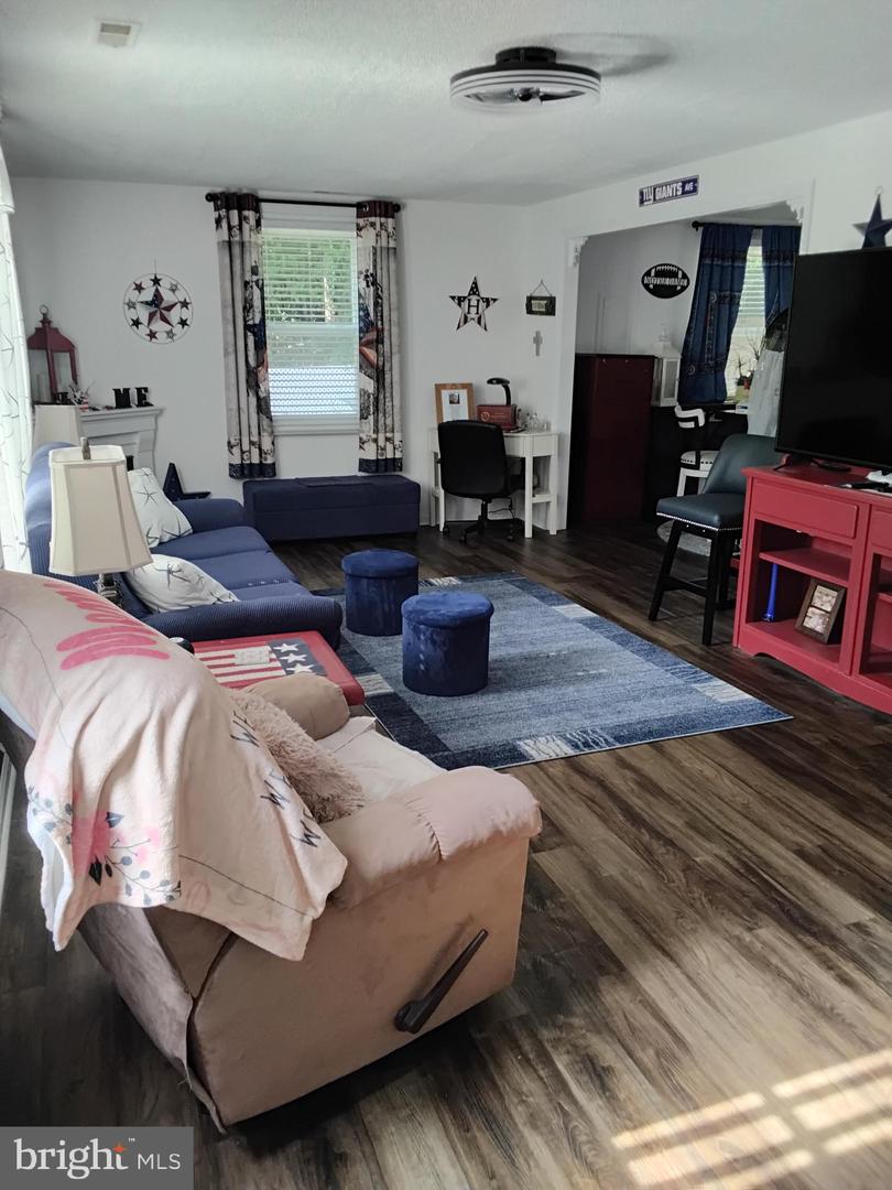 212 ADMIRAL DR, RUTHER GLEN, Virginia 22546, 2 Bedrooms Bedrooms, 5 Rooms Rooms,1 BathroomBathrooms,Residential,For sale,212 ADMIRAL DR,VACV2008826 MLS # VACV2008826