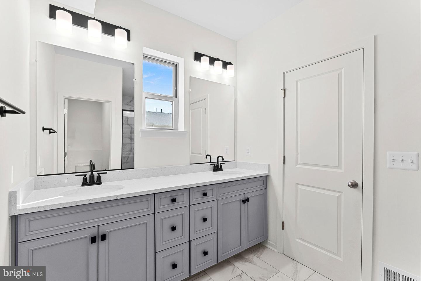 19750 MISTY MOSS SQ #1, ASHBURN, Virginia 20147, 3 Bedrooms Bedrooms, ,2 BathroomsBathrooms,Residential,For sale,19750 MISTY MOSS SQ #1,VALO2106646 MLS # VALO2106646