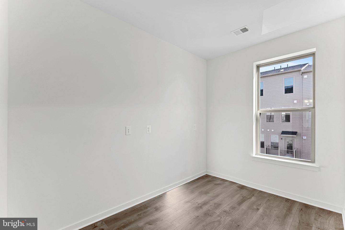 19750 MISTY MOSS SQ #1, ASHBURN, Virginia 20147, 3 Bedrooms Bedrooms, ,2 BathroomsBathrooms,Residential,For sale,19750 MISTY MOSS SQ #1,VALO2106646 MLS # VALO2106646