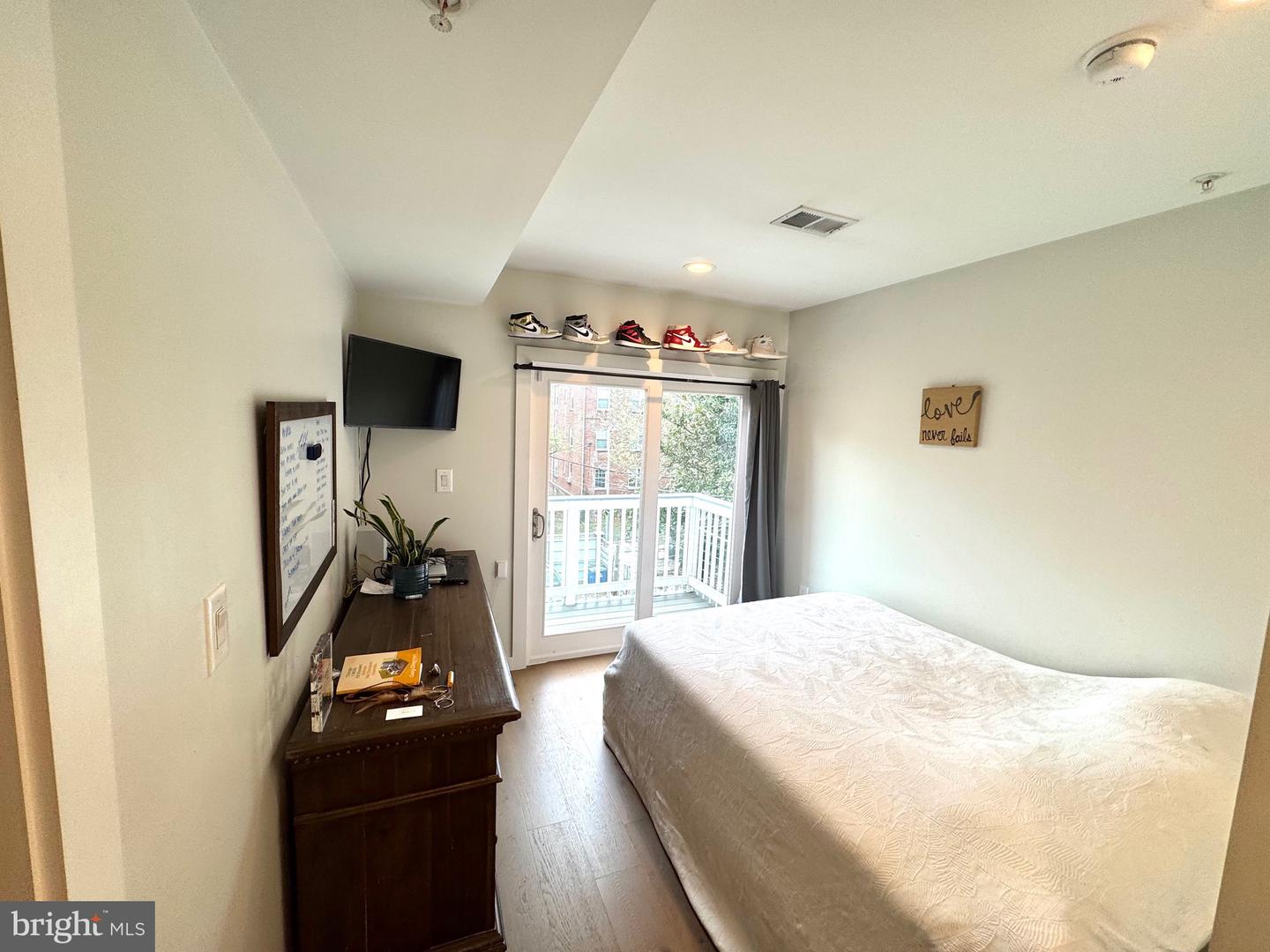 210 VARNUM ST NW #4, WASHINGTON, District Of Columbia 20011, 2 Bedrooms Bedrooms, ,2 BathroomsBathrooms,Residential,For sale,210 VARNUM ST NW #4,DCDC2221878 MLS # DCDC2221878