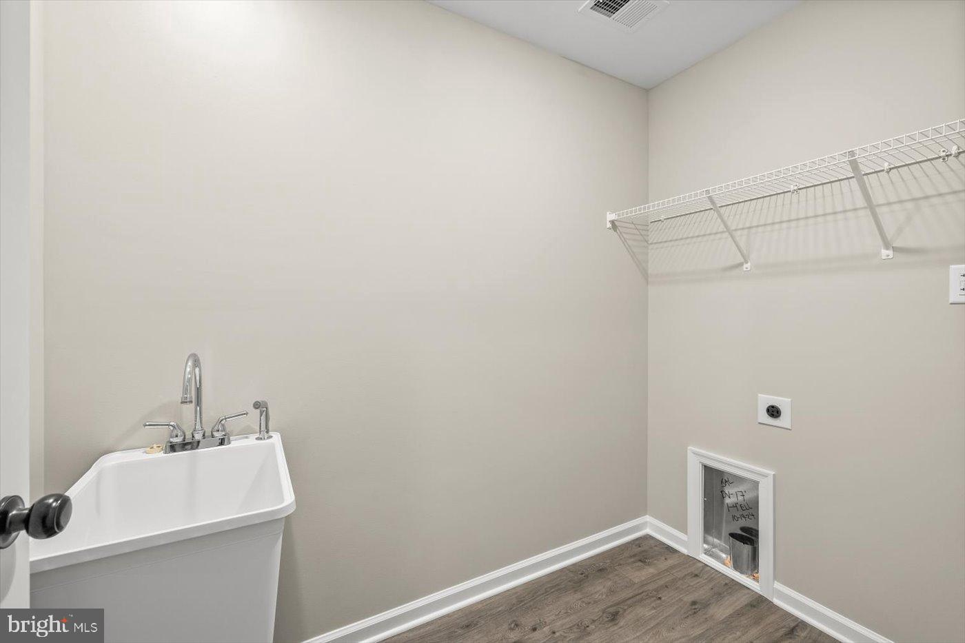 9019 SMITHS BEND RD, FREDERICKSBURG, Virginia 22407, 4 Bedrooms Bedrooms, 14 Rooms Rooms,2 BathroomsBathrooms,Residential,For sale,9019 SMITHS BEND RD,VASP2036182 MLS # VASP2036182