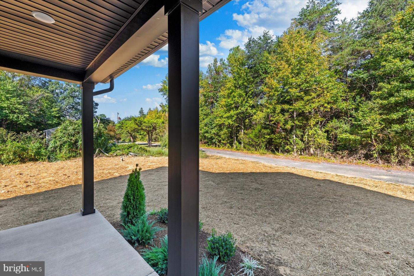 9019 SMITHS BEND RD, FREDERICKSBURG, Virginia 22407, 4 Bedrooms Bedrooms, 14 Rooms Rooms,2 BathroomsBathrooms,Residential,For sale,9019 SMITHS BEND RD,VASP2036182 MLS # VASP2036182