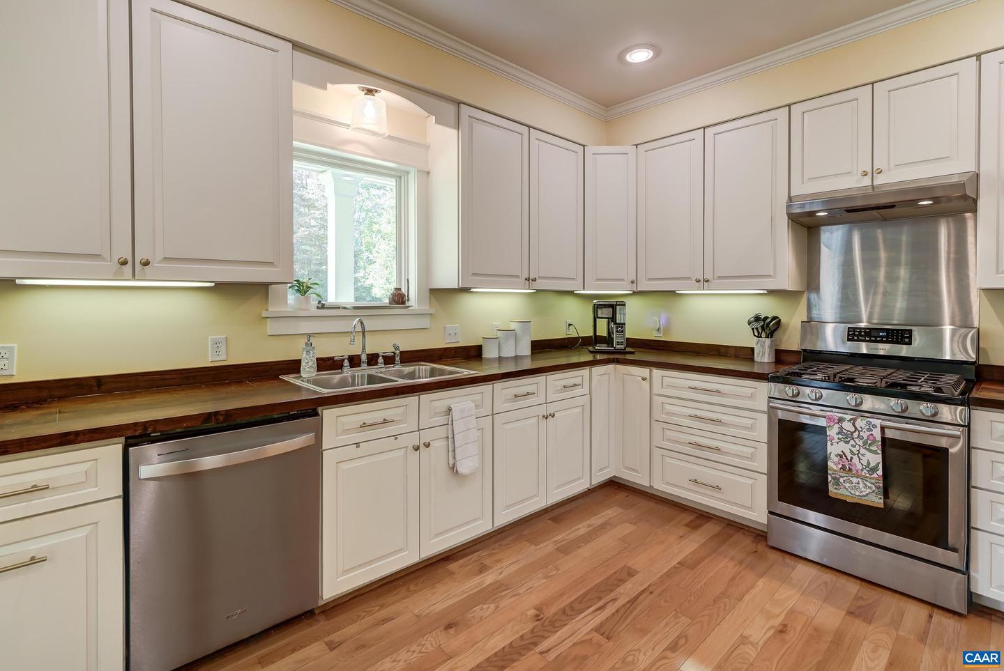 140 LYNX FARM LN, CHARLOTTESVILLE, Virginia 22903, 4 Bedrooms Bedrooms, ,4 BathroomsBathrooms,Residential,For sale,140 LYNX FARM LN,668858 MLS # 668858