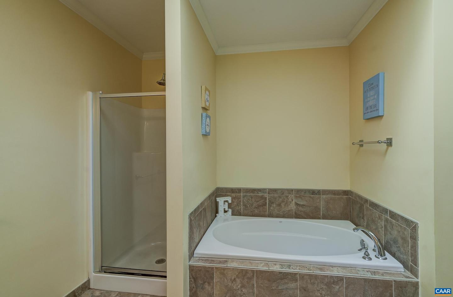 140 LYNX FARM LN, CHARLOTTESVILLE, Virginia 22903, 4 Bedrooms Bedrooms, ,4 BathroomsBathrooms,Residential,For sale,140 LYNX FARM LN,668858 MLS # 668858