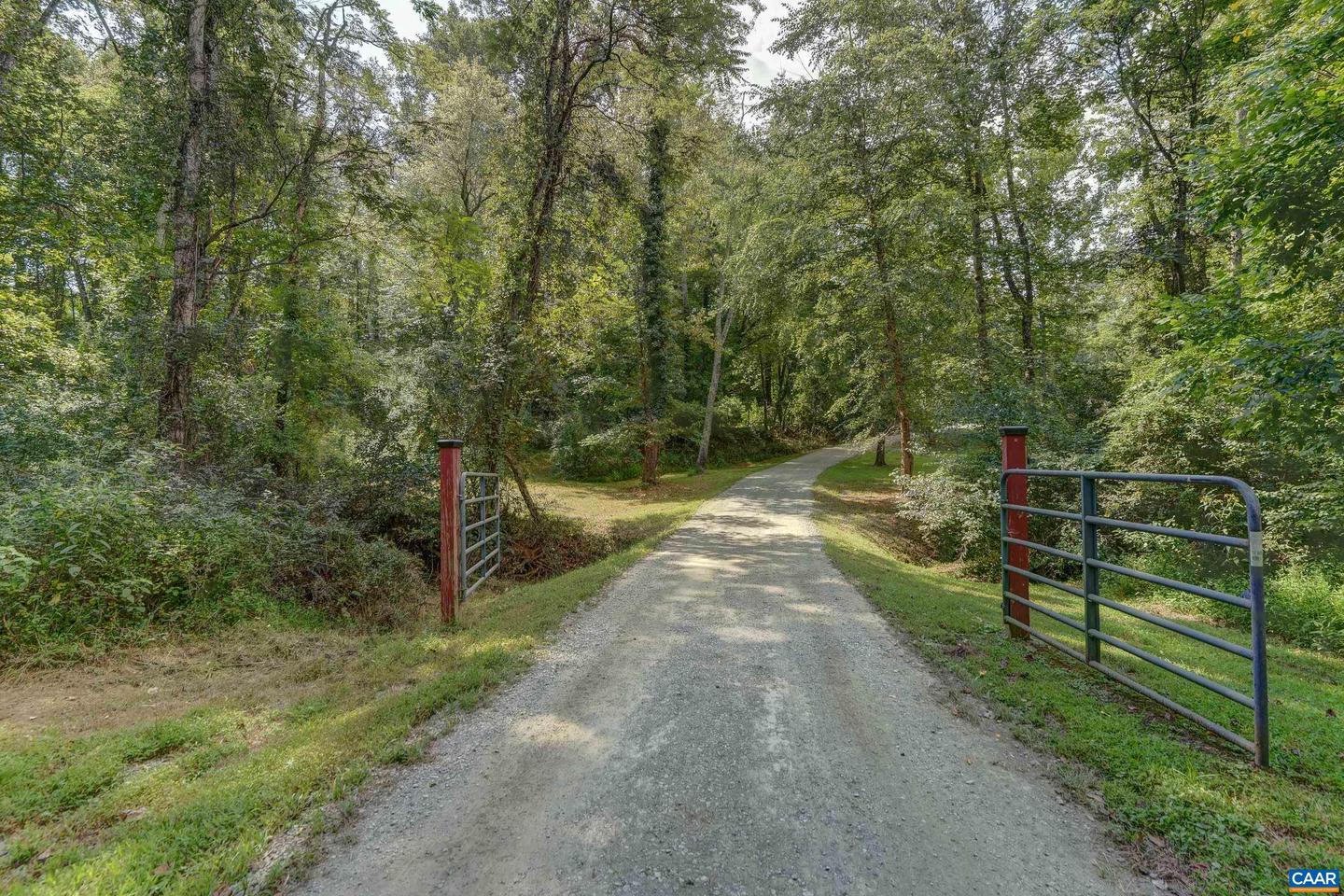 140 LYNX FARM LN, CHARLOTTESVILLE, Virginia 22903, 4 Bedrooms Bedrooms, ,4 BathroomsBathrooms,Residential,For sale,140 LYNX FARM LN,668858 MLS # 668858