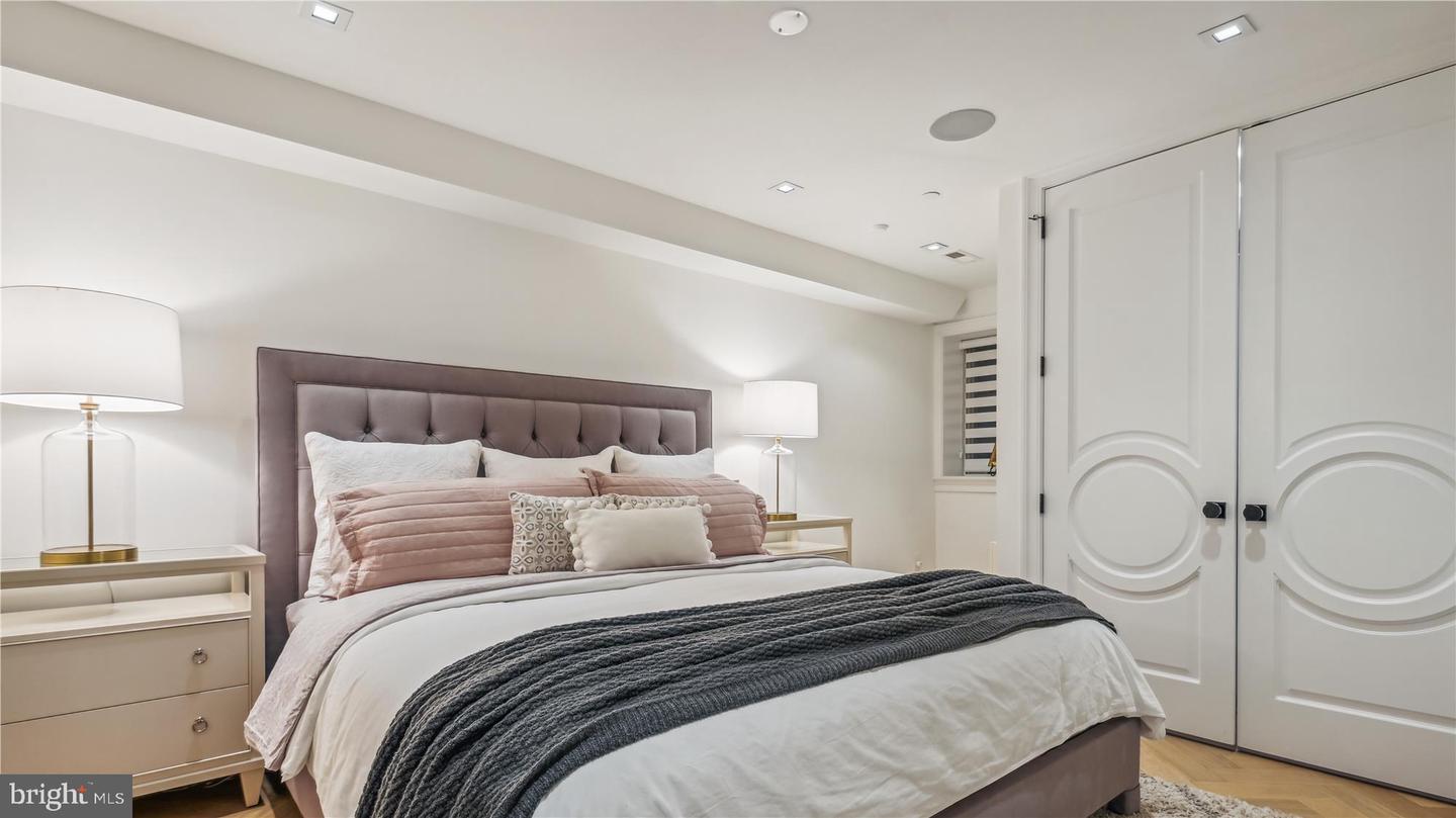 1832 16TH ST NW #1, WASHINGTON, District Of Columbia 20009, 2 Bedrooms Bedrooms, 4 Rooms Rooms,2 BathroomsBathrooms,Residential,For sale,1832 16TH ST NW #1,DCDC2221922 MLS # DCDC2221922