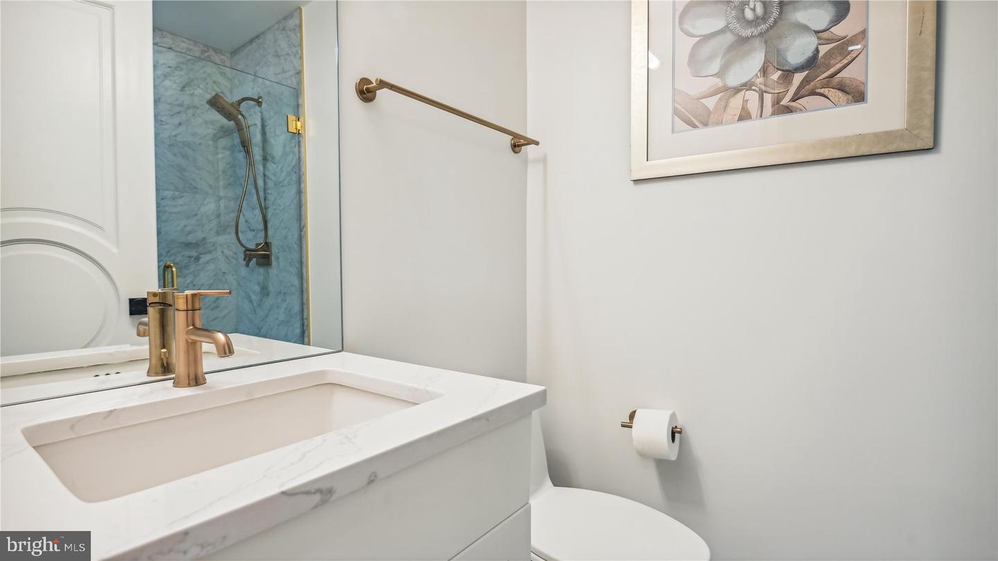 1832 16TH ST NW #1, WASHINGTON, District Of Columbia 20009, 2 Bedrooms Bedrooms, 4 Rooms Rooms,2 BathroomsBathrooms,Residential,For sale,1832 16TH ST NW #1,DCDC2221922 MLS # DCDC2221922