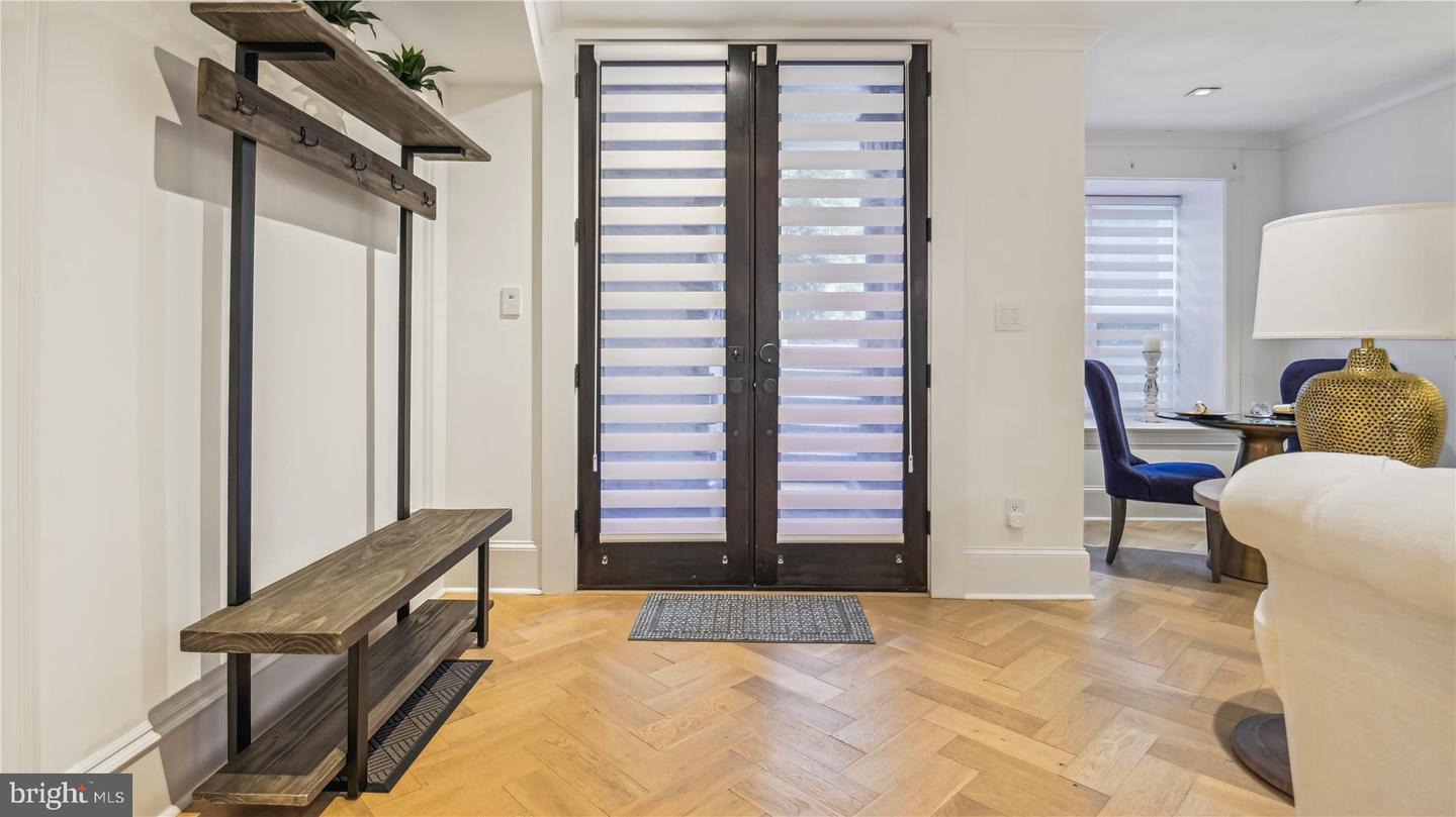 1832 16TH ST NW #1, WASHINGTON, District Of Columbia 20009, 2 Bedrooms Bedrooms, 4 Rooms Rooms,2 BathroomsBathrooms,Residential,For sale,1832 16TH ST NW #1,DCDC2221922 MLS # DCDC2221922