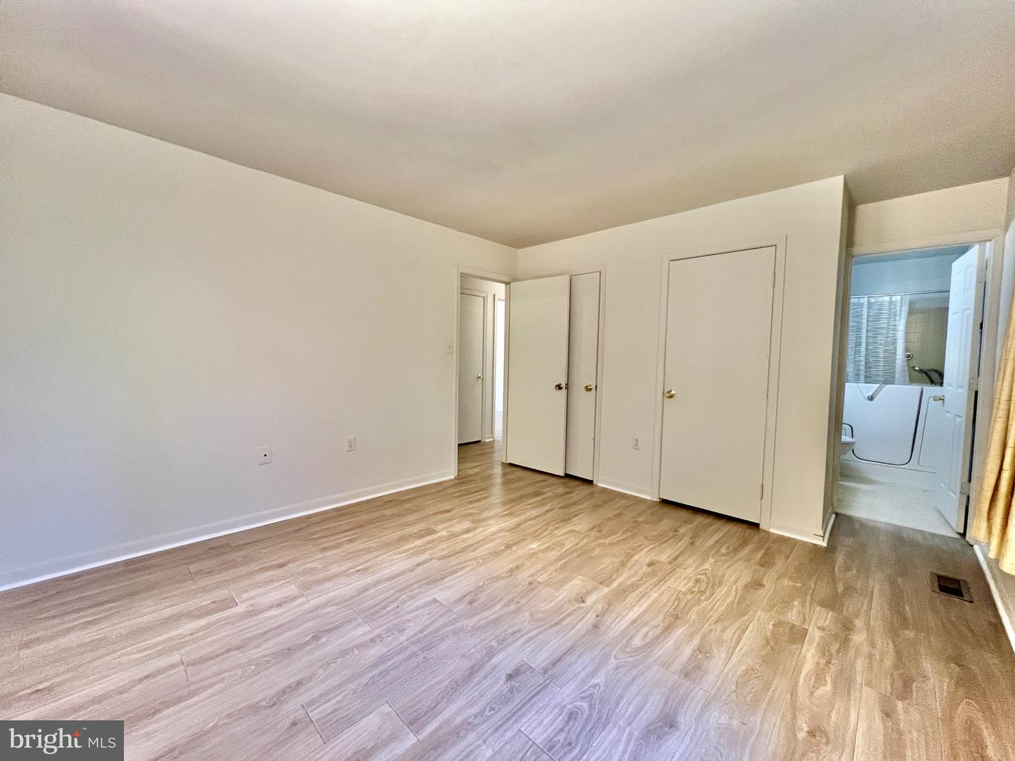 7819 LAKE DR, MANASSAS, Virginia 20111, 3 Bedrooms Bedrooms, 5 Rooms Rooms,2 BathroomsBathrooms,Residential,For sale,7819 LAKE DR,VAPW2103876 MLS # VAPW2103876