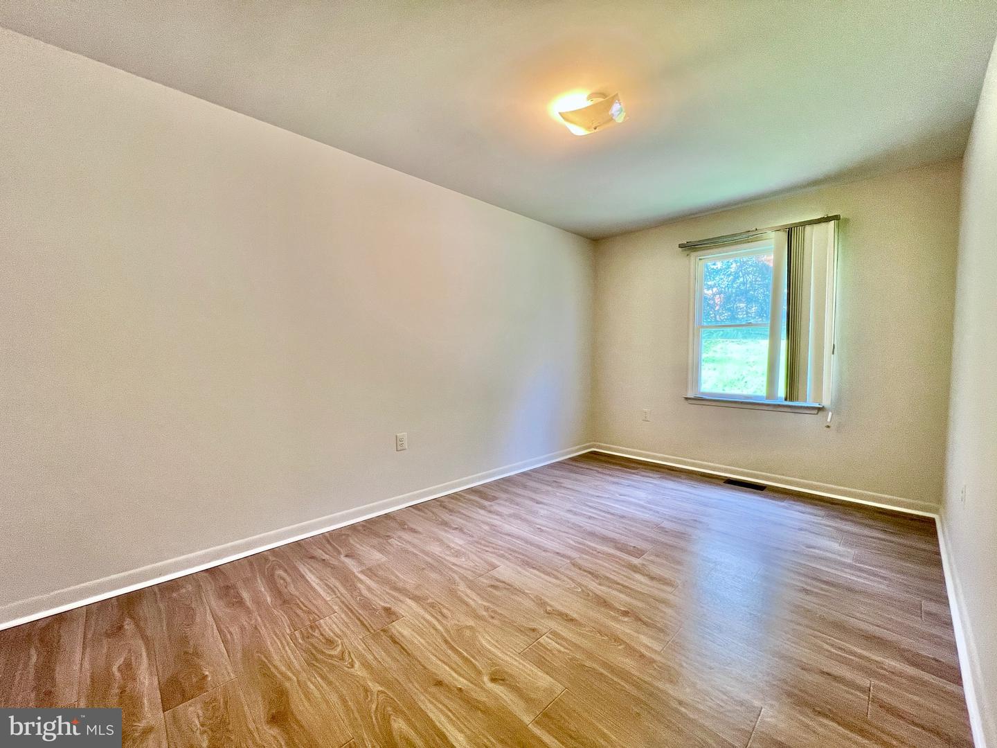 7819 LAKE DR, MANASSAS, Virginia 20111, 3 Bedrooms Bedrooms, 5 Rooms Rooms,2 BathroomsBathrooms,Residential,For sale,7819 LAKE DR,VAPW2103876 MLS # VAPW2103876