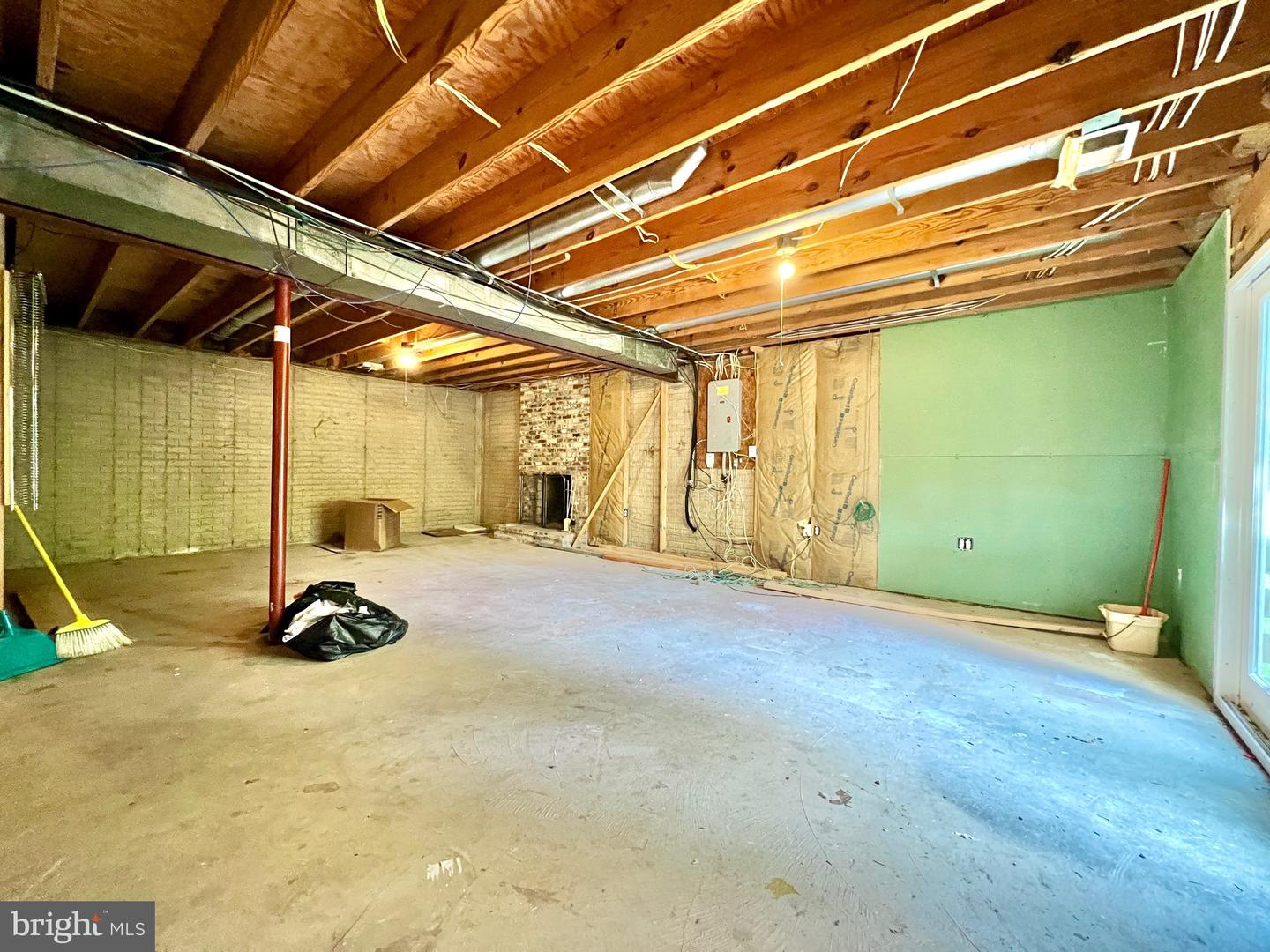 7819 LAKE DR, MANASSAS, Virginia 20111, 3 Bedrooms Bedrooms, 5 Rooms Rooms,2 BathroomsBathrooms,Residential,For sale,7819 LAKE DR,VAPW2103876 MLS # VAPW2103876