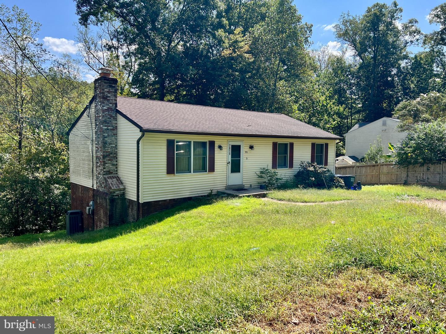 7819 LAKE DR, MANASSAS, Virginia 20111, 3 Bedrooms Bedrooms, 5 Rooms Rooms,2 BathroomsBathrooms,Residential,For sale,7819 LAKE DR,VAPW2103876 MLS # VAPW2103876