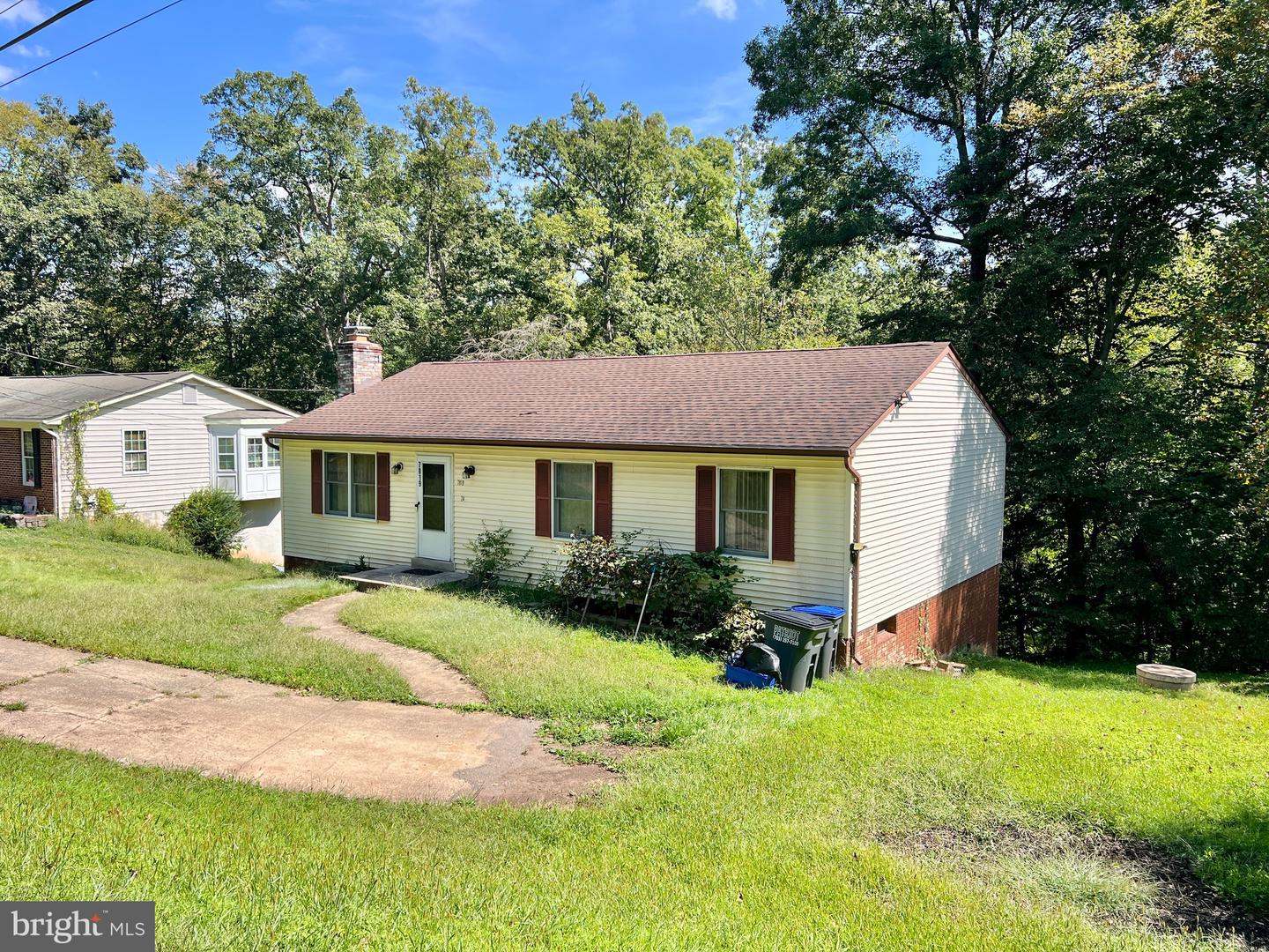 7819 LAKE DR, MANASSAS, Virginia 20111, 3 Bedrooms Bedrooms, 5 Rooms Rooms,2 BathroomsBathrooms,Residential,For sale,7819 LAKE DR,VAPW2103876 MLS # VAPW2103876