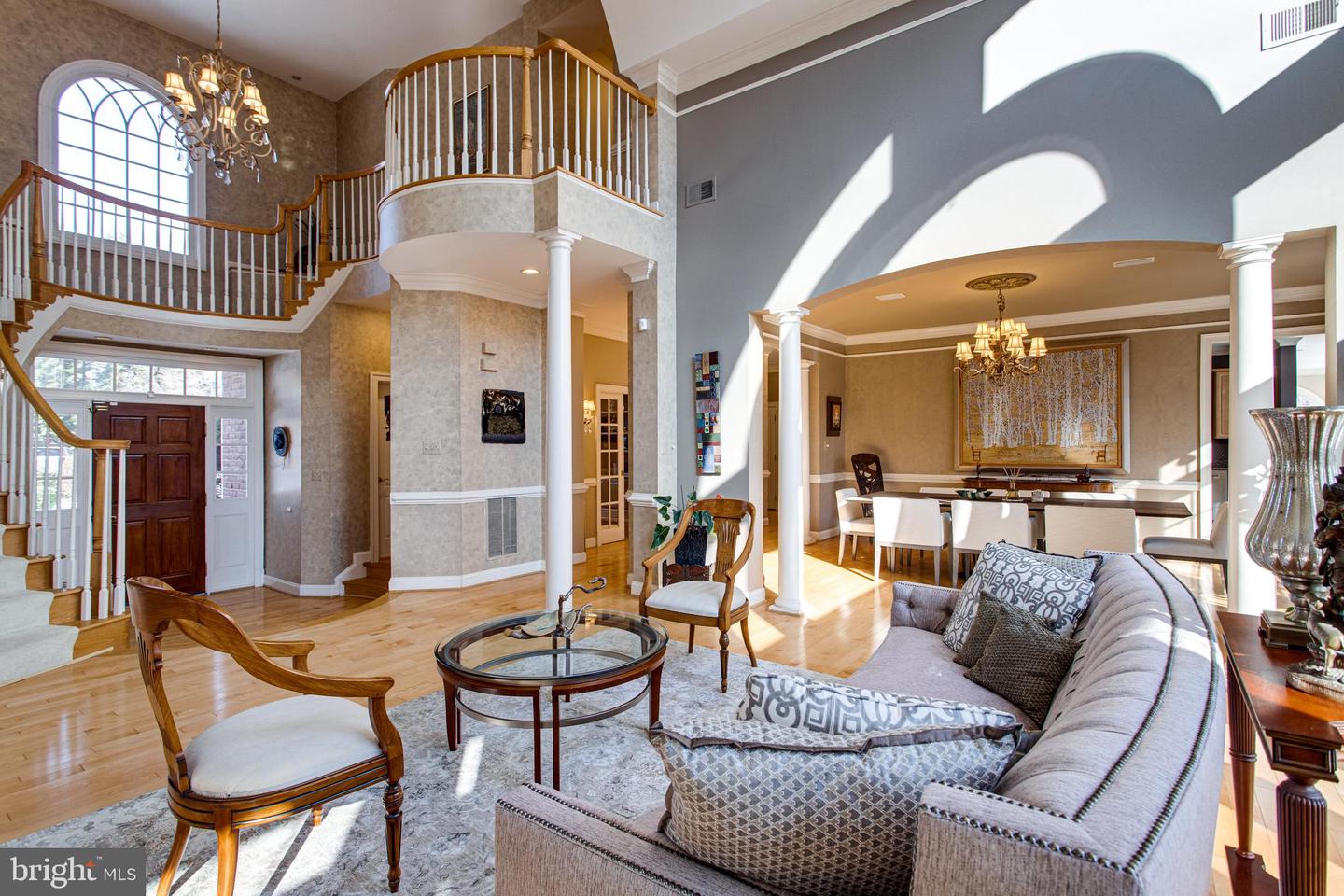 891 CHINQUAPIN RD, MCLEAN, Virginia 22102, 5 Bedrooms Bedrooms, 28 Rooms Rooms,5 BathroomsBathrooms,Residential,For sale,891 CHINQUAPIN RD,VAFX2217852 MLS # VAFX2217852