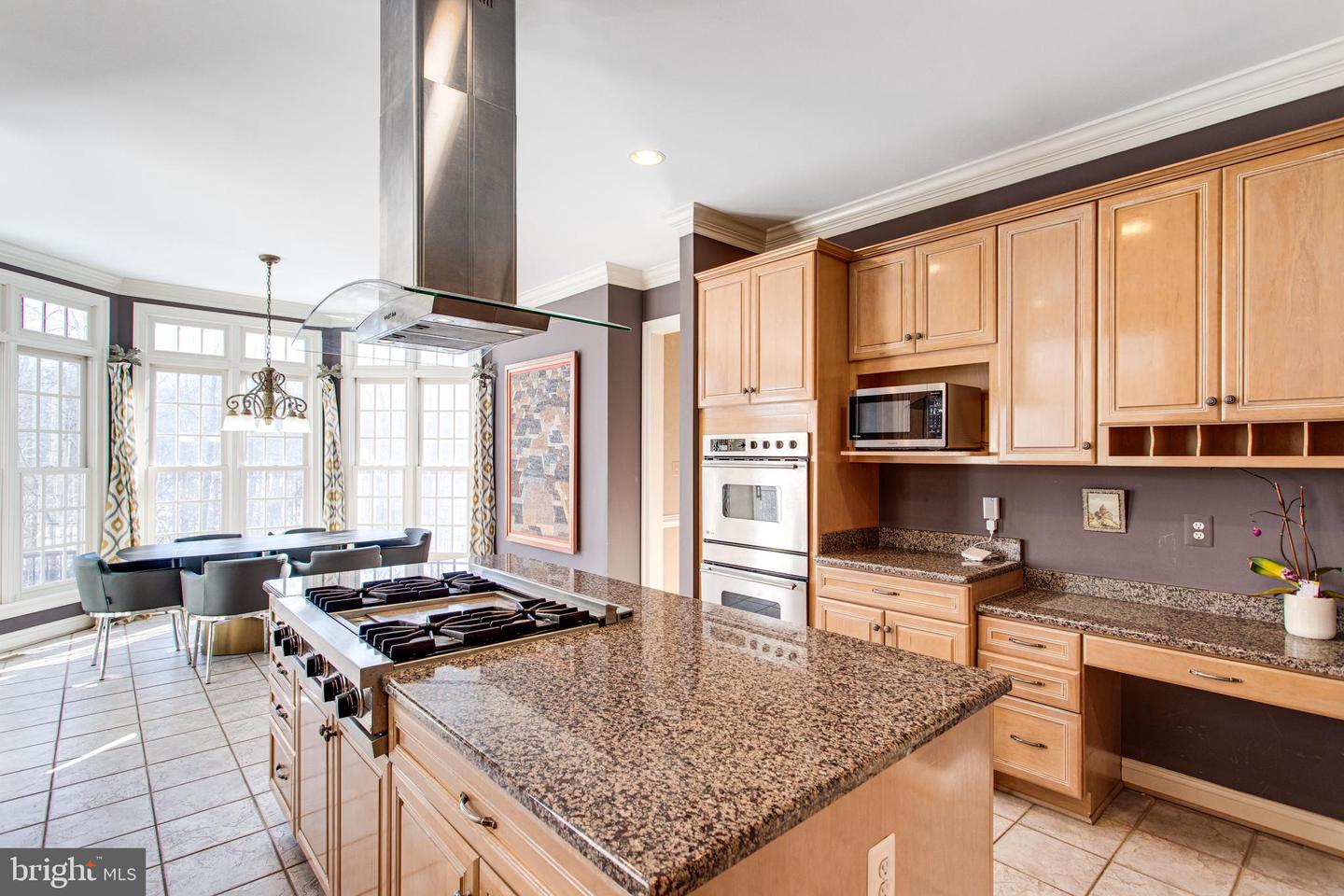 891 CHINQUAPIN RD, MCLEAN, Virginia 22102, 5 Bedrooms Bedrooms, 28 Rooms Rooms,5 BathroomsBathrooms,Residential,For sale,891 CHINQUAPIN RD,VAFX2217852 MLS # VAFX2217852