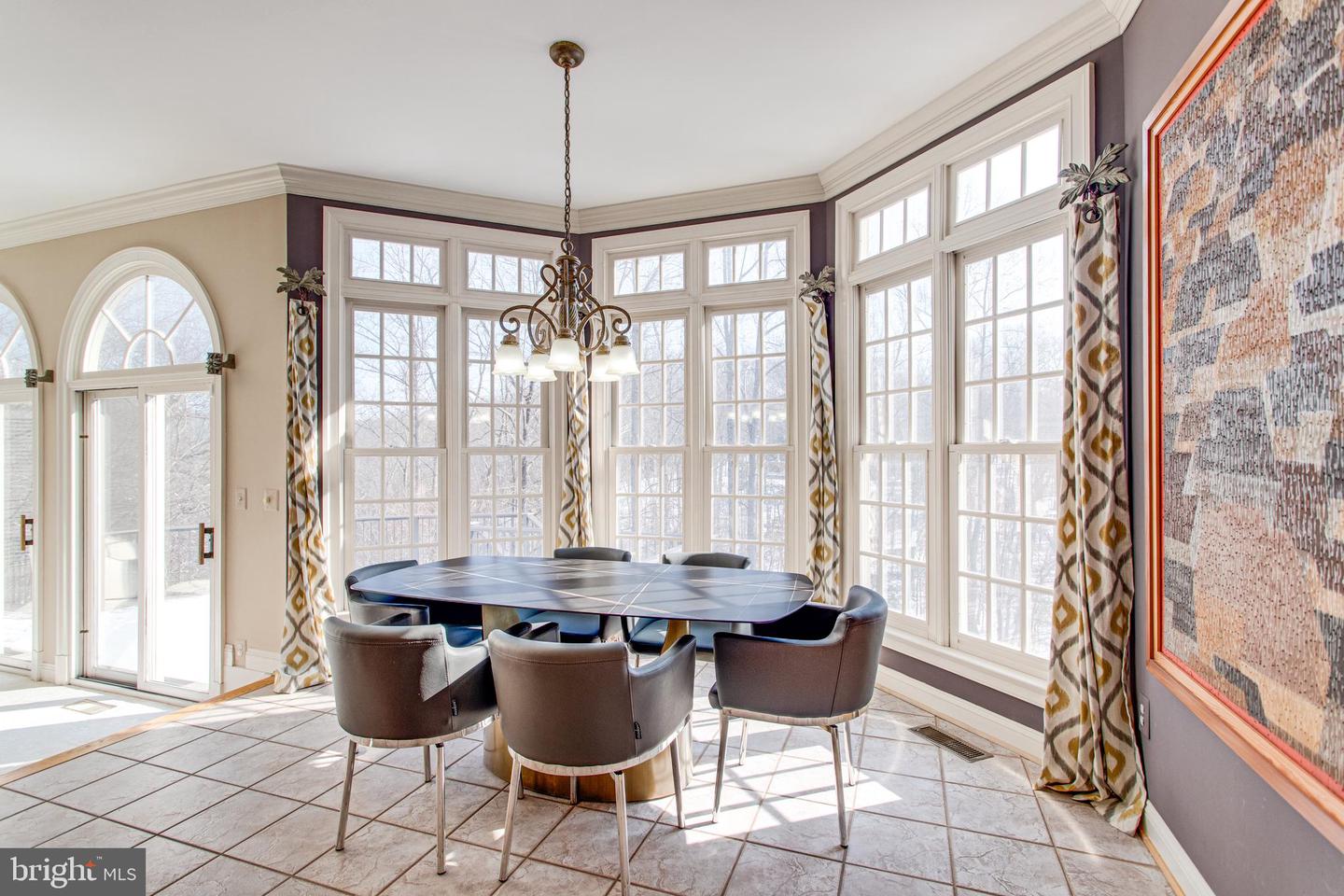 891 CHINQUAPIN RD, MCLEAN, Virginia 22102, 5 Bedrooms Bedrooms, 28 Rooms Rooms,5 BathroomsBathrooms,Residential,For sale,891 CHINQUAPIN RD,VAFX2217852 MLS # VAFX2217852