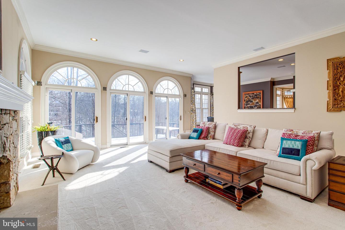 891 CHINQUAPIN RD, MCLEAN, Virginia 22102, 5 Bedrooms Bedrooms, 28 Rooms Rooms,5 BathroomsBathrooms,Residential,For sale,891 CHINQUAPIN RD,VAFX2217852 MLS # VAFX2217852