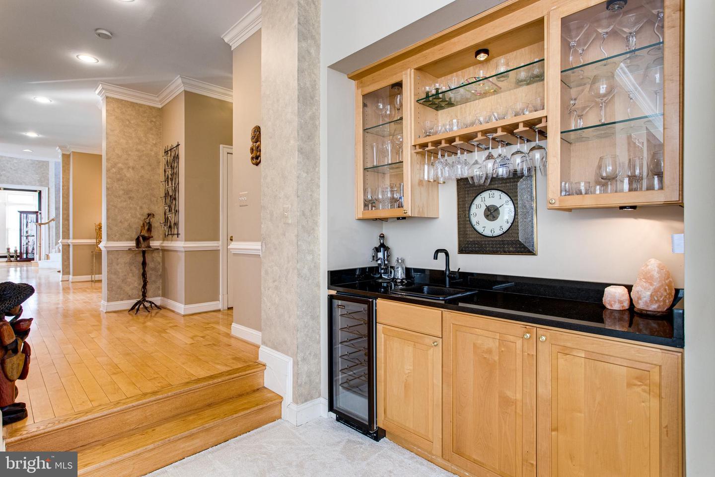 891 CHINQUAPIN RD, MCLEAN, Virginia 22102, 5 Bedrooms Bedrooms, 28 Rooms Rooms,5 BathroomsBathrooms,Residential,For sale,891 CHINQUAPIN RD,VAFX2217852 MLS # VAFX2217852