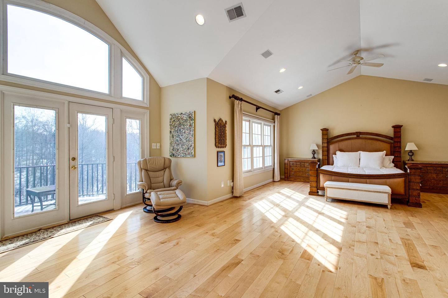 891 CHINQUAPIN RD, MCLEAN, Virginia 22102, 5 Bedrooms Bedrooms, 28 Rooms Rooms,5 BathroomsBathrooms,Residential,For sale,891 CHINQUAPIN RD,VAFX2217852 MLS # VAFX2217852
