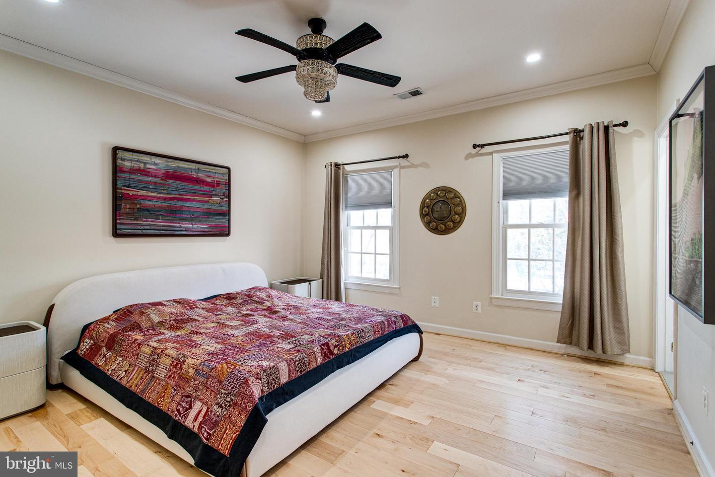 891 CHINQUAPIN RD, MCLEAN, Virginia 22102, 5 Bedrooms Bedrooms, 28 Rooms Rooms,5 BathroomsBathrooms,Residential,For sale,891 CHINQUAPIN RD,VAFX2217852 MLS # VAFX2217852