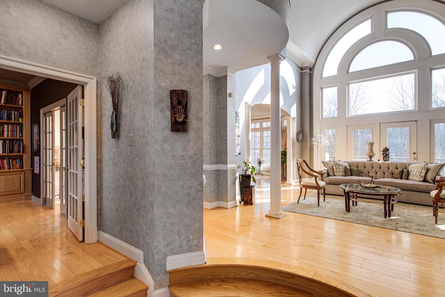 891 CHINQUAPIN RD, MCLEAN, Virginia 22102, 5 Bedrooms Bedrooms, 28 Rooms Rooms,5 BathroomsBathrooms,Residential,For sale,891 CHINQUAPIN RD,VAFX2217852 MLS # VAFX2217852