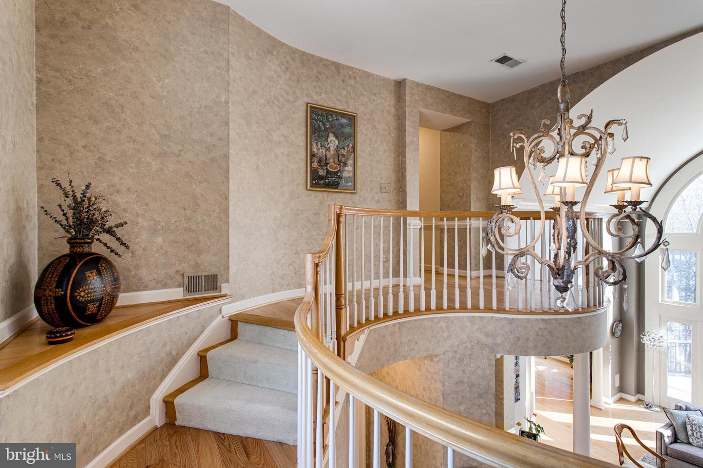 891 CHINQUAPIN RD, MCLEAN, Virginia 22102, 5 Bedrooms Bedrooms, 28 Rooms Rooms,5 BathroomsBathrooms,Residential,For sale,891 CHINQUAPIN RD,VAFX2217852 MLS # VAFX2217852