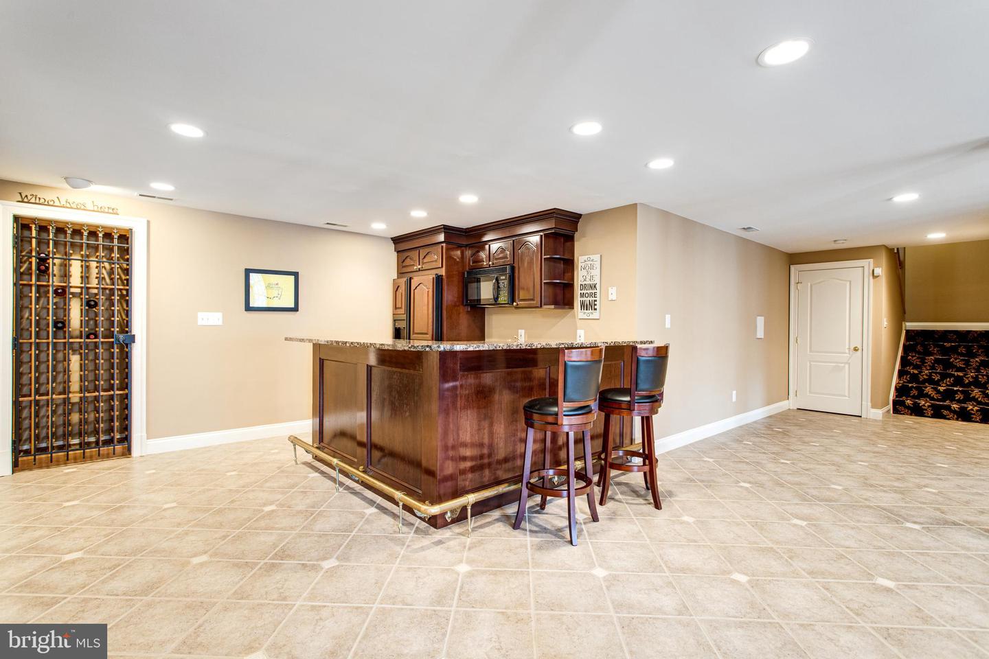 891 CHINQUAPIN RD, MCLEAN, Virginia 22102, 5 Bedrooms Bedrooms, 28 Rooms Rooms,5 BathroomsBathrooms,Residential,For sale,891 CHINQUAPIN RD,VAFX2217852 MLS # VAFX2217852