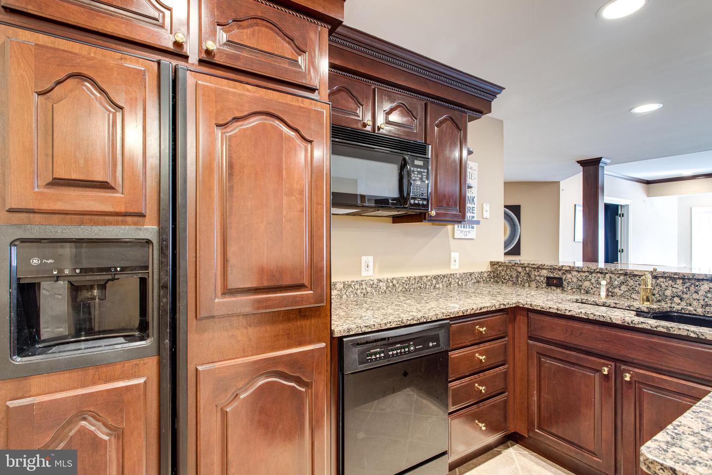 891 CHINQUAPIN RD, MCLEAN, Virginia 22102, 5 Bedrooms Bedrooms, 28 Rooms Rooms,5 BathroomsBathrooms,Residential,For sale,891 CHINQUAPIN RD,VAFX2217852 MLS # VAFX2217852