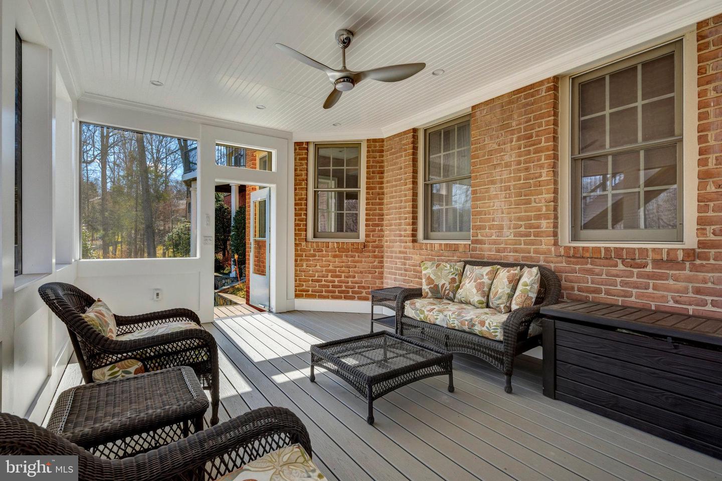 891 CHINQUAPIN RD, MCLEAN, Virginia 22102, 5 Bedrooms Bedrooms, 28 Rooms Rooms,5 BathroomsBathrooms,Residential,For sale,891 CHINQUAPIN RD,VAFX2217852 MLS # VAFX2217852