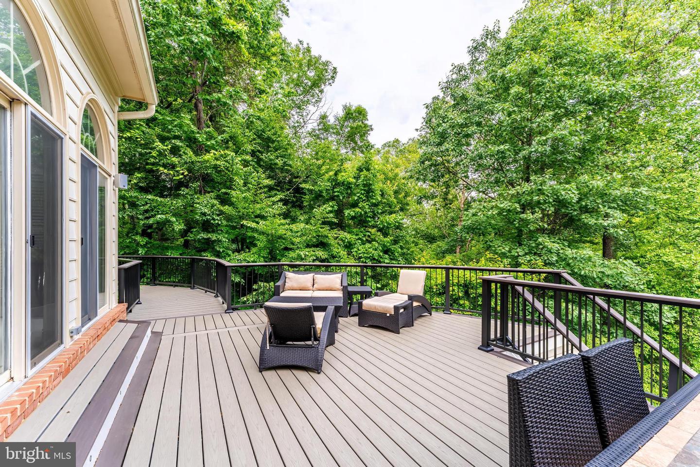 891 CHINQUAPIN RD, MCLEAN, Virginia 22102, 5 Bedrooms Bedrooms, 28 Rooms Rooms,5 BathroomsBathrooms,Residential,For sale,891 CHINQUAPIN RD,VAFX2217852 MLS # VAFX2217852