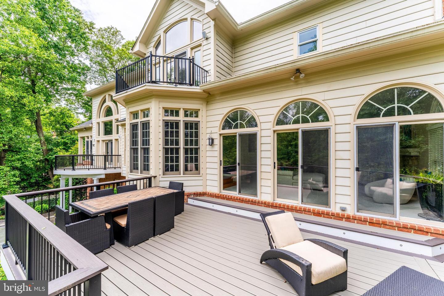 891 CHINQUAPIN RD, MCLEAN, Virginia 22102, 5 Bedrooms Bedrooms, 28 Rooms Rooms,5 BathroomsBathrooms,Residential,For sale,891 CHINQUAPIN RD,VAFX2217852 MLS # VAFX2217852