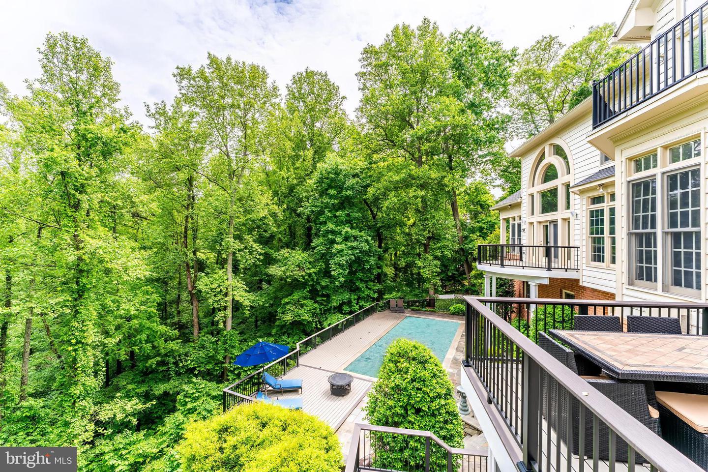 891 CHINQUAPIN RD, MCLEAN, Virginia 22102, 5 Bedrooms Bedrooms, 28 Rooms Rooms,5 BathroomsBathrooms,Residential,For sale,891 CHINQUAPIN RD,VAFX2217852 MLS # VAFX2217852