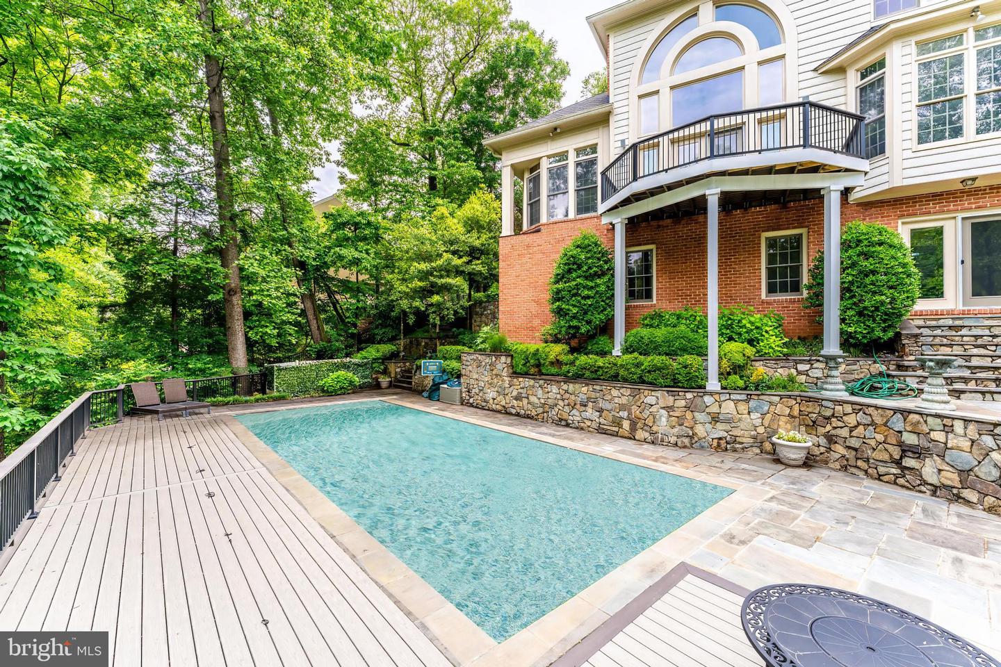 891 CHINQUAPIN RD, MCLEAN, Virginia 22102, 5 Bedrooms Bedrooms, 28 Rooms Rooms,5 BathroomsBathrooms,Residential,For sale,891 CHINQUAPIN RD,VAFX2217852 MLS # VAFX2217852