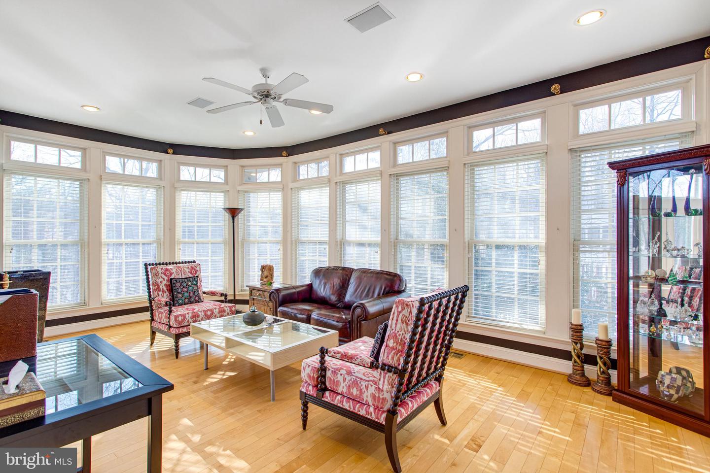 891 CHINQUAPIN RD, MCLEAN, Virginia 22102, 5 Bedrooms Bedrooms, 28 Rooms Rooms,5 BathroomsBathrooms,Residential,For sale,891 CHINQUAPIN RD,VAFX2217852 MLS # VAFX2217852