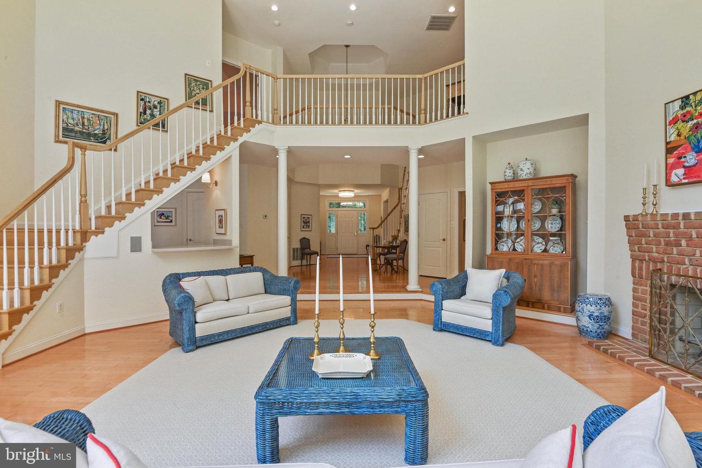 10286 JOHNS HOLLOW RD, VIENNA, Virginia 22182, 6 Bedrooms Bedrooms, ,4 BathroomsBathrooms,Residential,For sale,10286 JOHNS HOLLOW RD,VAFX2222992 MLS # VAFX2222992