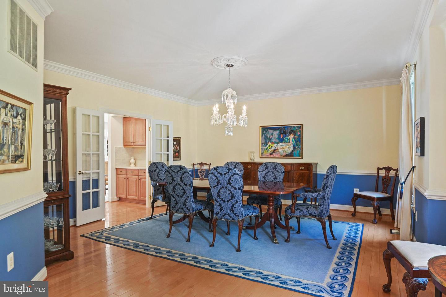 10286 JOHNS HOLLOW RD, VIENNA, Virginia 22182, 6 Bedrooms Bedrooms, ,4 BathroomsBathrooms,Residential,For sale,10286 JOHNS HOLLOW RD,VAFX2222992 MLS # VAFX2222992