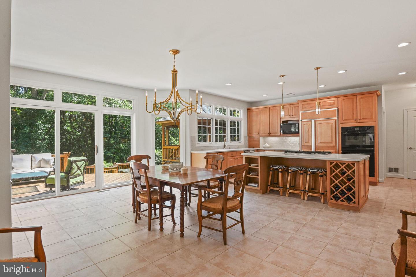 10286 JOHNS HOLLOW RD, VIENNA, Virginia 22182, 6 Bedrooms Bedrooms, ,4 BathroomsBathrooms,Residential,For sale,10286 JOHNS HOLLOW RD,VAFX2222992 MLS # VAFX2222992