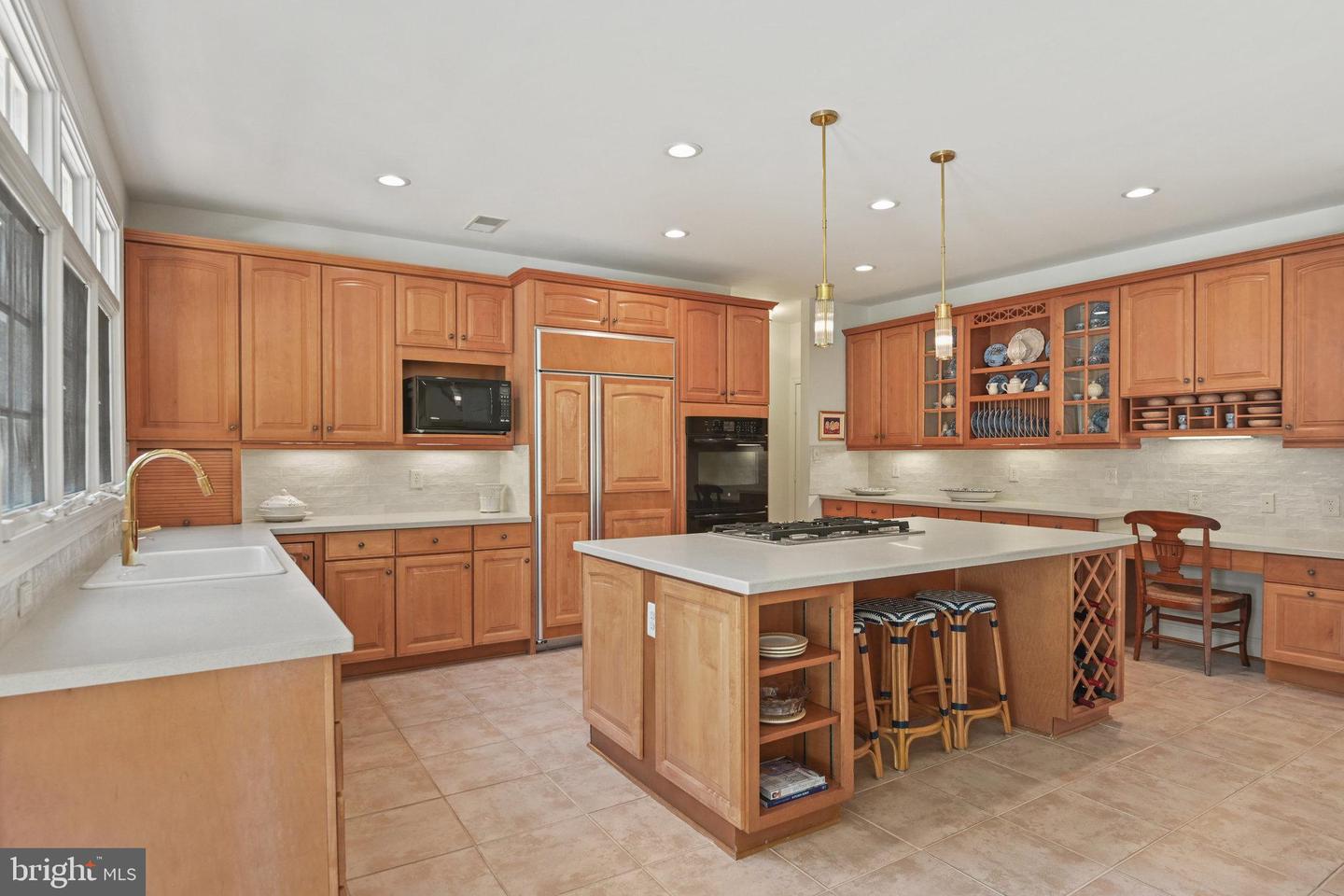 10286 JOHNS HOLLOW RD, VIENNA, Virginia 22182, 6 Bedrooms Bedrooms, ,4 BathroomsBathrooms,Residential,For sale,10286 JOHNS HOLLOW RD,VAFX2222992 MLS # VAFX2222992