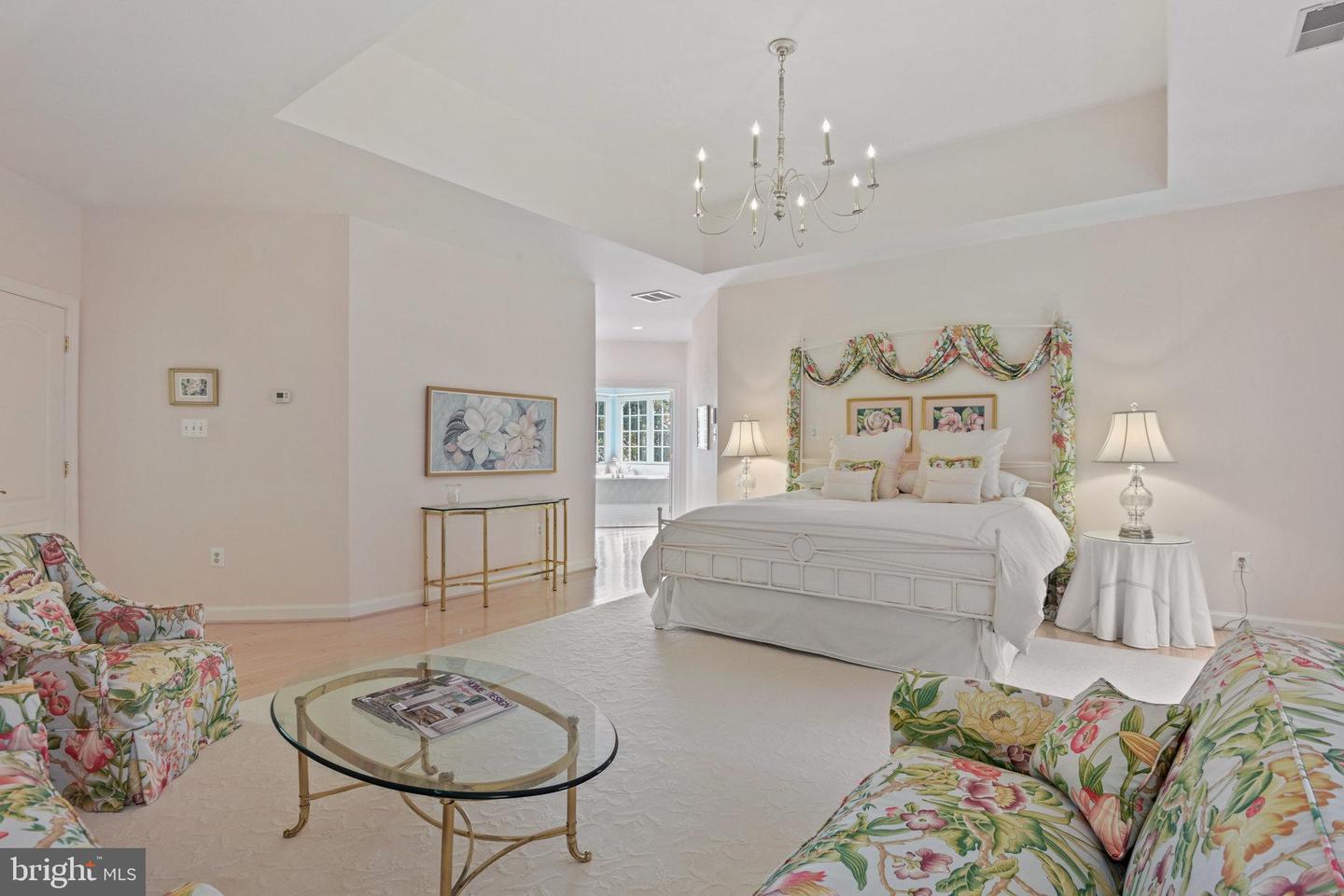 10286 JOHNS HOLLOW RD, VIENNA, Virginia 22182, 6 Bedrooms Bedrooms, ,4 BathroomsBathrooms,Residential,For sale,10286 JOHNS HOLLOW RD,VAFX2222992 MLS # VAFX2222992