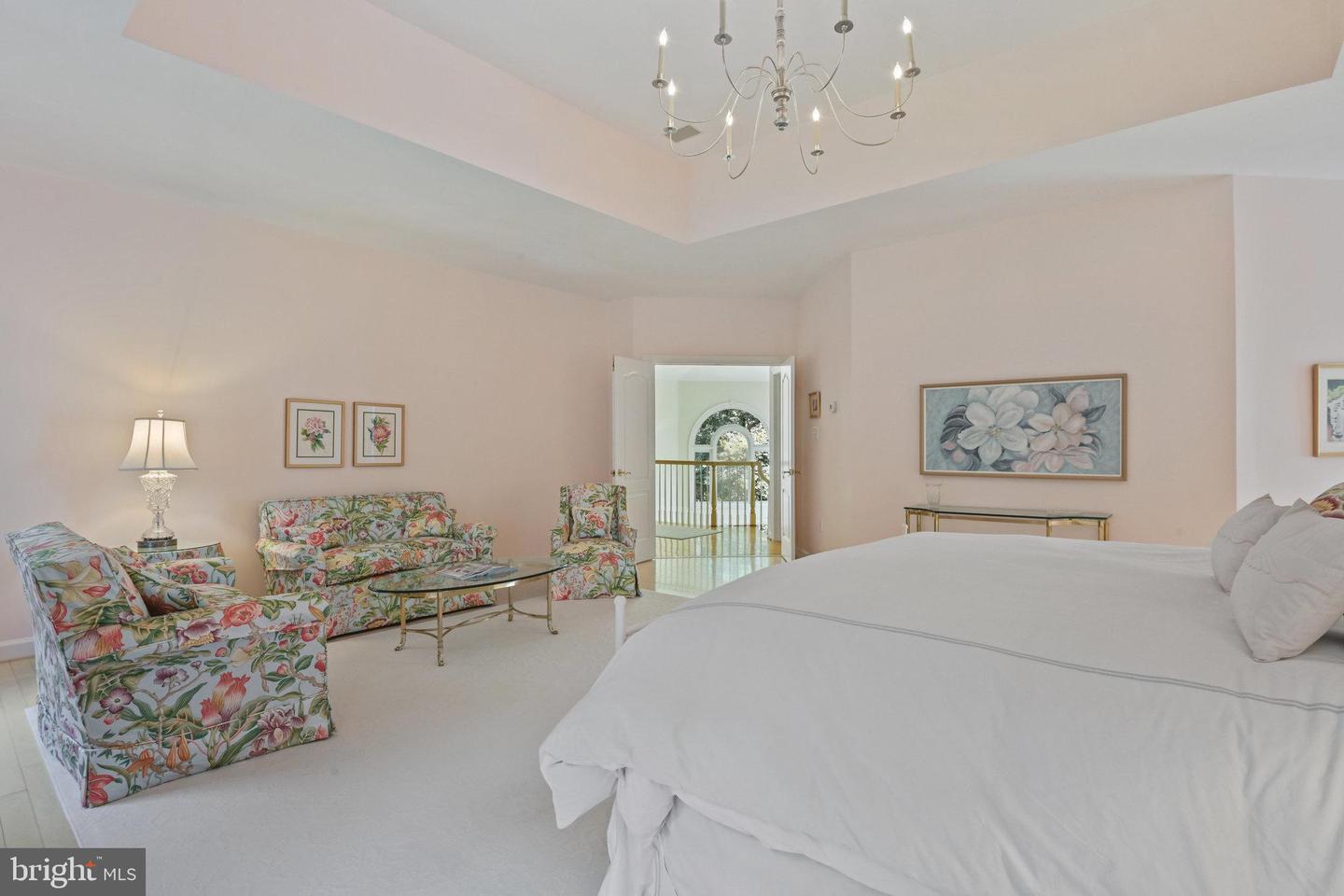 10286 JOHNS HOLLOW RD, VIENNA, Virginia 22182, 6 Bedrooms Bedrooms, ,4 BathroomsBathrooms,Residential,For sale,10286 JOHNS HOLLOW RD,VAFX2222992 MLS # VAFX2222992