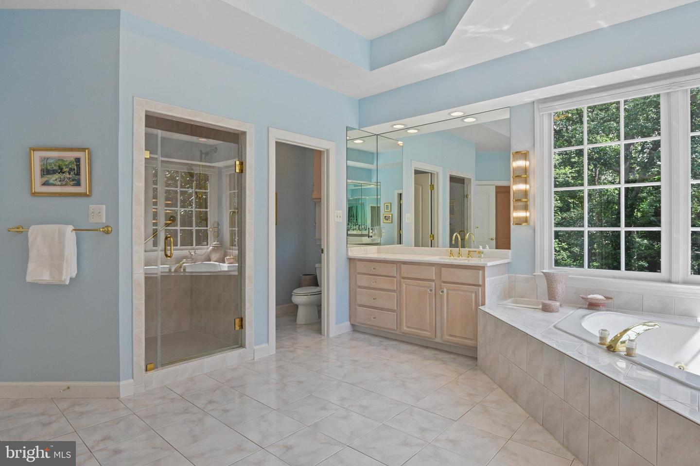 10286 JOHNS HOLLOW RD, VIENNA, Virginia 22182, 6 Bedrooms Bedrooms, ,4 BathroomsBathrooms,Residential,For sale,10286 JOHNS HOLLOW RD,VAFX2222992 MLS # VAFX2222992