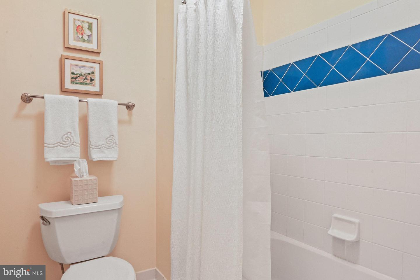 10286 JOHNS HOLLOW RD, VIENNA, Virginia 22182, 6 Bedrooms Bedrooms, ,4 BathroomsBathrooms,Residential,For sale,10286 JOHNS HOLLOW RD,VAFX2222992 MLS # VAFX2222992