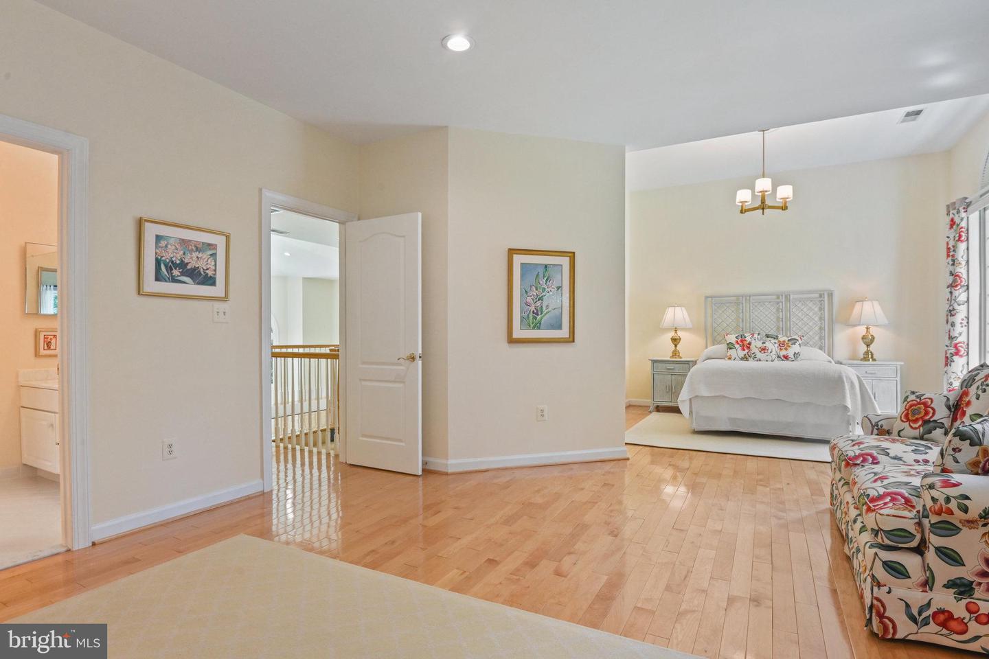 10286 JOHNS HOLLOW RD, VIENNA, Virginia 22182, 6 Bedrooms Bedrooms, ,4 BathroomsBathrooms,Residential,For sale,10286 JOHNS HOLLOW RD,VAFX2222992 MLS # VAFX2222992