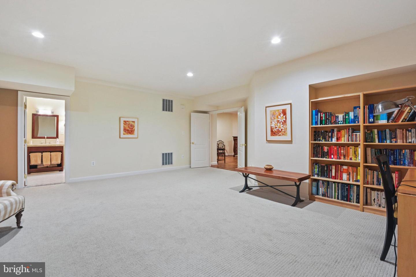 10286 JOHNS HOLLOW RD, VIENNA, Virginia 22182, 6 Bedrooms Bedrooms, ,4 BathroomsBathrooms,Residential,For sale,10286 JOHNS HOLLOW RD,VAFX2222992 MLS # VAFX2222992