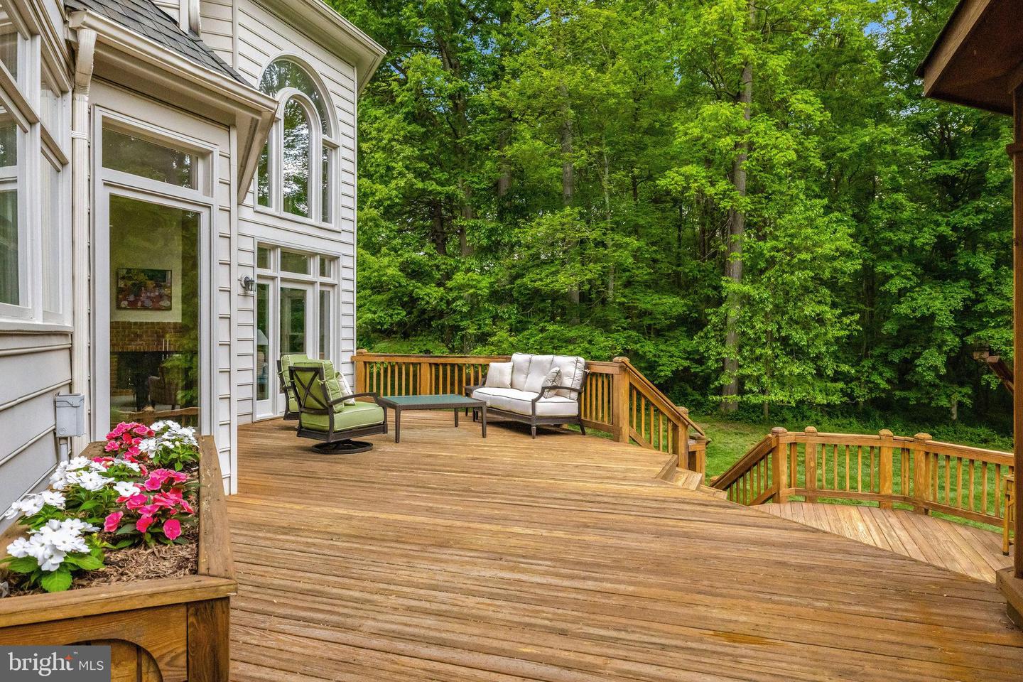 10286 JOHNS HOLLOW RD, VIENNA, Virginia 22182, 6 Bedrooms Bedrooms, ,4 BathroomsBathrooms,Residential,For sale,10286 JOHNS HOLLOW RD,VAFX2222992 MLS # VAFX2222992